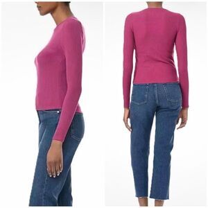 3/$10 Splendid Rib Crew Neck Top Size S